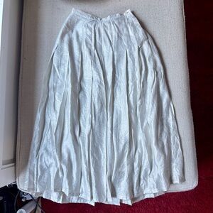 NICO NICHOLSON & NICHOLSON pleated cream skirt